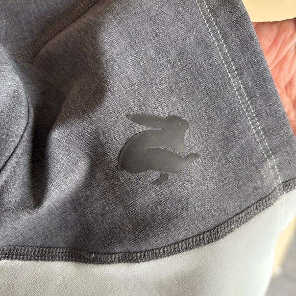 Rabbit Mens Vest LARGE White Black Gray Full Zip Running outerwear sporty - Picture 3 of 14